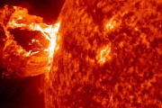 NASA advierte de posibles apagones por una super tormenta solar