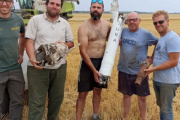 Video: Estaban cosechando en Lobería y encontraron los restos de un cohete espacial