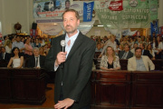 ¿El concejal Kristiansen va por la intendencia?: Movimientos para sacar al Chelo Rivero del PJ