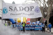 Los gremios docentes de la CGT advirtieron que si no los convocan a paritarias el jueves habrá paro
