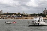 Buscan al turista desaparecido con la Prefectura Naval y Defensa Civil en los acantilados de Quequén