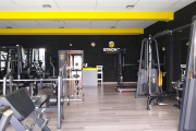 Delincuentes armados amedrentaron a una empleada de un gimnasio: Se llevaron dinero y una notebook
