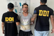 Violento ataque a policías en medio de una detención: Piedrazos, golpes y hasta mordidas