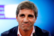 Caputo y el atraso del dólar: La ficción del gobierno de una "moneda fuerte"