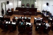 Todos contra Arturo: 3 "balas" que entraron en el Concejo y la defensa de los dos concejales "cumpas"