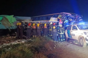 Violento choque en la Ruta 3 entre un camión y un micro que partió desde Necochea: Hay 4 muertos y 16 heridos