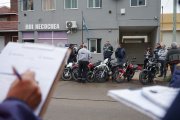 "Delincuentes" y "delito sobre ruedas": Las definiciones reaccionarias de los concejales y la Muni sobre las motos