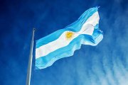 Acto por el Día de la Bandera: La promesa en las escuelas en medio de una escalada antipatriótica sin precedentes