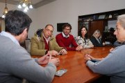 La motosierra de Milei en el hospital de Necochea: El intendente recibió en su despacho a los responsables de un recorte irresponsable