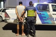 Aprehendieron a tres cuidacoches por extorsión en la Villa Balnearia