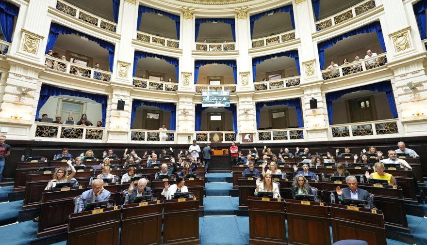 Kicillof logró la ley de endeudamiento: La Legislatura aprobó USD 3.685 millones