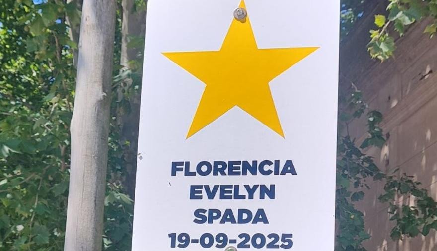 Recordaron a Florencia Spada con una estrella amarilla en el lugar del siniestro vial