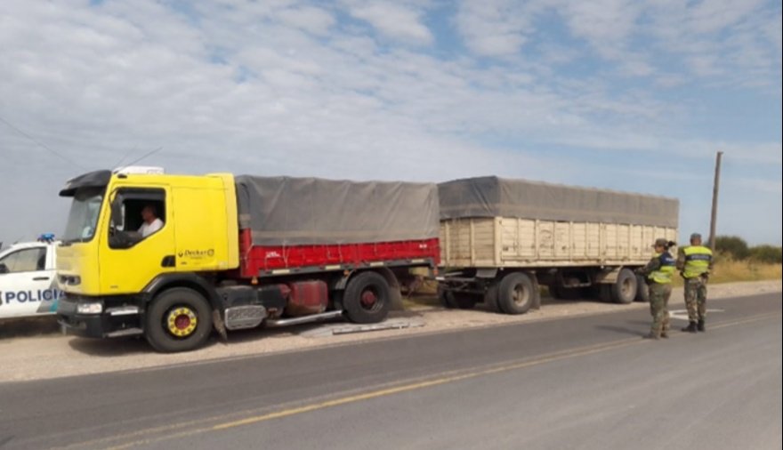 Controles de carga y peso a transportes de gran porte en San Cayetano