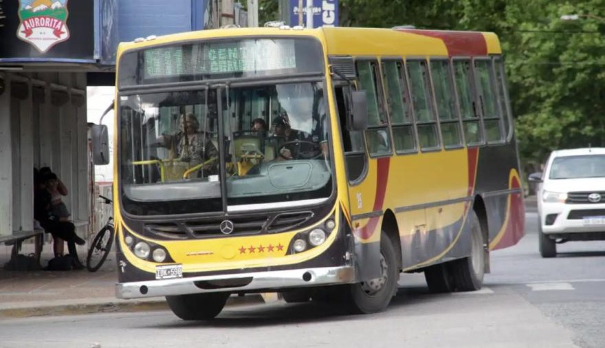 El boleto de colectivo se iría a $1900 ante la amenaza de la empresa de no presentarse en la nueva licitación