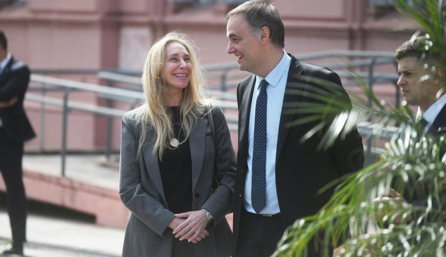 Denuncian que Adorni dejó casi 250 "ñoquis" en el Estado y crece la presión sobre Karina Milei