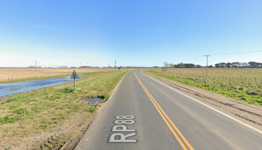 Tragedia en la Ruta 88: Murió un remisero de Necochea tras chocar contra un camión y dos jóvenes resultaron heridas