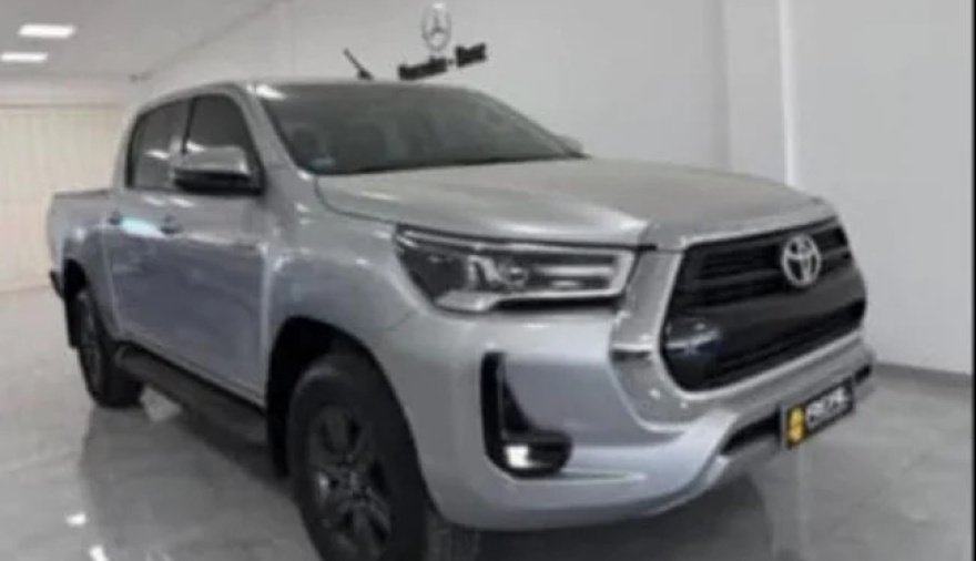 Robaron una Toyota Hilux "de caño" en Quequén