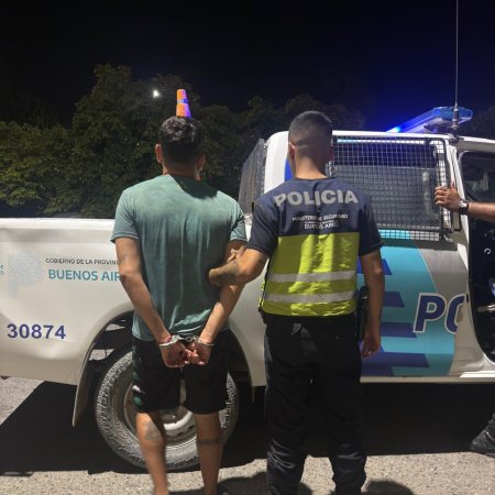 Aprehendieron a un joven que portaba una réplica de arma de fuego en la vía pública