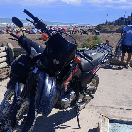 Tres menores fueron aprehendidos tras un operativo policial tras intentar robar una moto