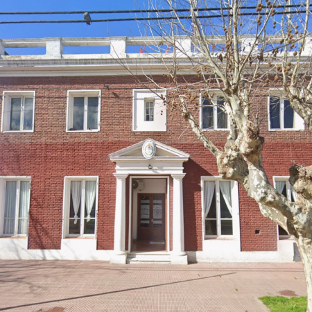 Brutal ataque durante el Carnaval en Lobería: Un hombre fue golpeado por tres agresores en la puerta de su casa