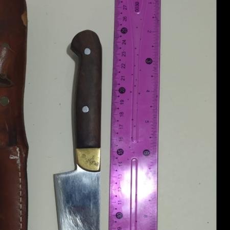 Interceptaron a dos menores armados con cuchillos en plena vía pública