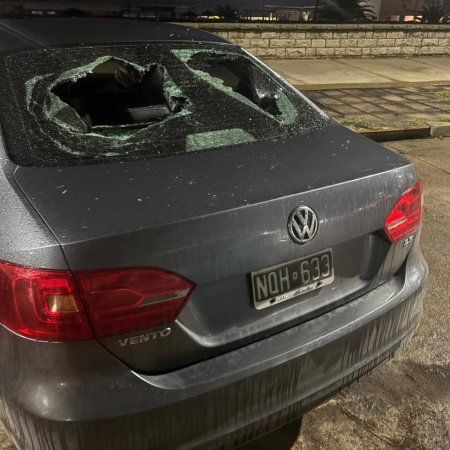 Rompió un vehículo y terminó aprehendida en una estación de servicio