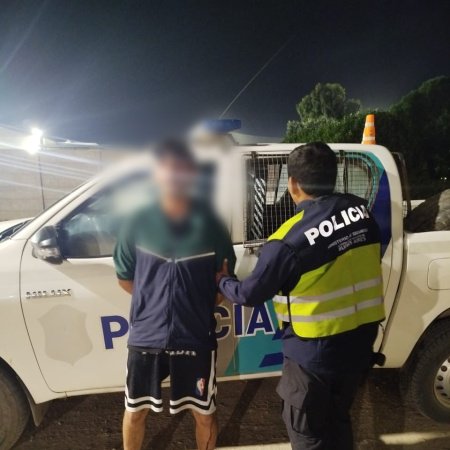 Chocó con una moto robada en el Puente Colgante: Llevaba marihuana y terminó aprehendido