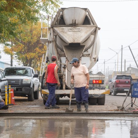 San Cayetano avanza con un plan integral de bacheo para mejorar la circulación urbana