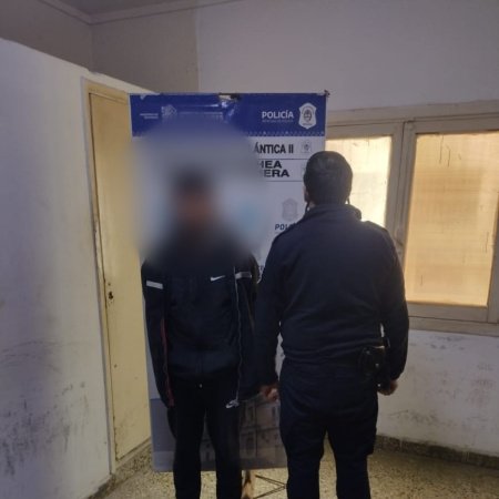 Aprehendieron a un hombre tras un allanamiento por el robo de una moto