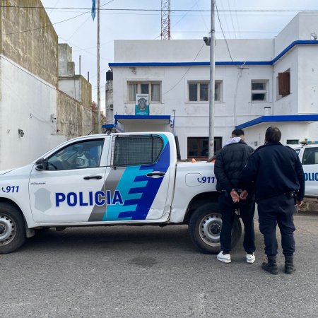Detuvieron a un joven tras ingresar a la casa de su ex pareja durante la madrugada