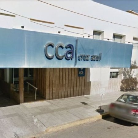 Un hombre falleció en la Clínica Cruz Azul y sus familiares rompieron todo