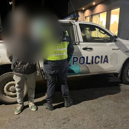 Un llamado al 911 derivó en la detención de un hombre con pedido de captura en Quequén