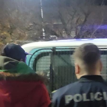 Se metió en una casa vacía y descubrieron que tenía cuentas pendientes con la Justicia