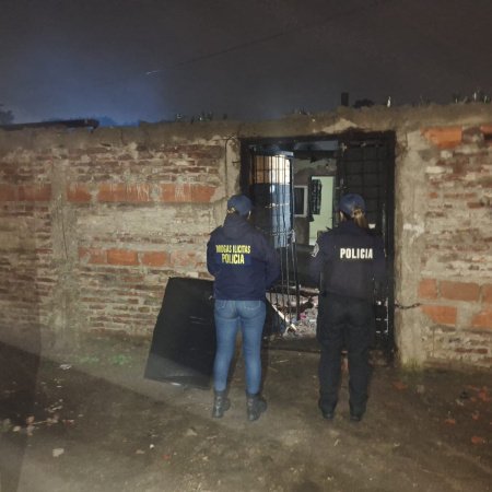 Dos detenidos en un allanamiento por drogas en Barrio Mataderos
