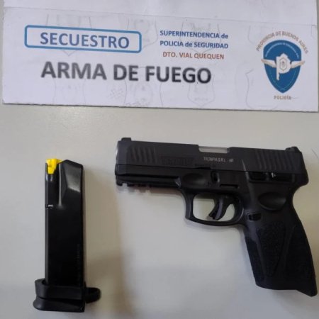 Un hombre viajaba por Ruta 88 con una 9mm y fue descubierto por la Policía