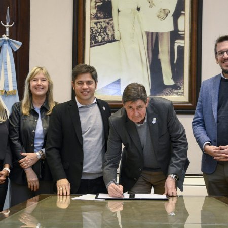 San Cayetano realizará una millonaria inversión en maquinaria vial para el mantenimiento de caminos