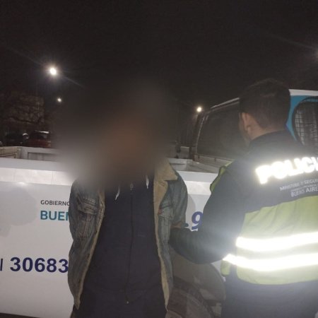 Entró al predio de Tránsito, salió corriendo y terminó aprehendido