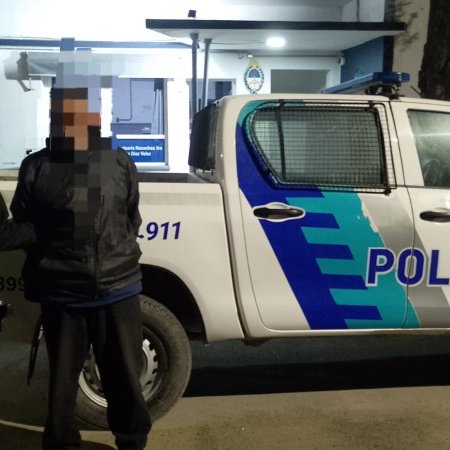 Necochea: Discutía con otra persona y terminó detenido por un pedido de captura