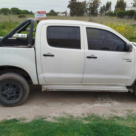 Hallaron una Hilux abandonada y descubrieron que había sido robada en Lobería